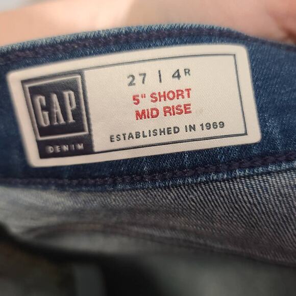 GAP 5" Mid Rise Denim Jean Short Size 4 - Picture 3 of 4